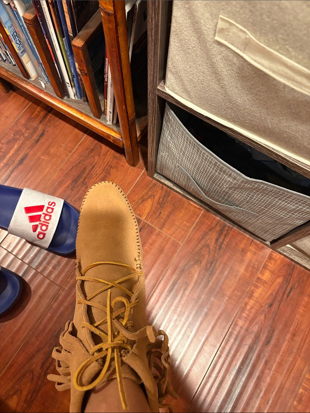 Minnetonka boots - Picture 10 of 10